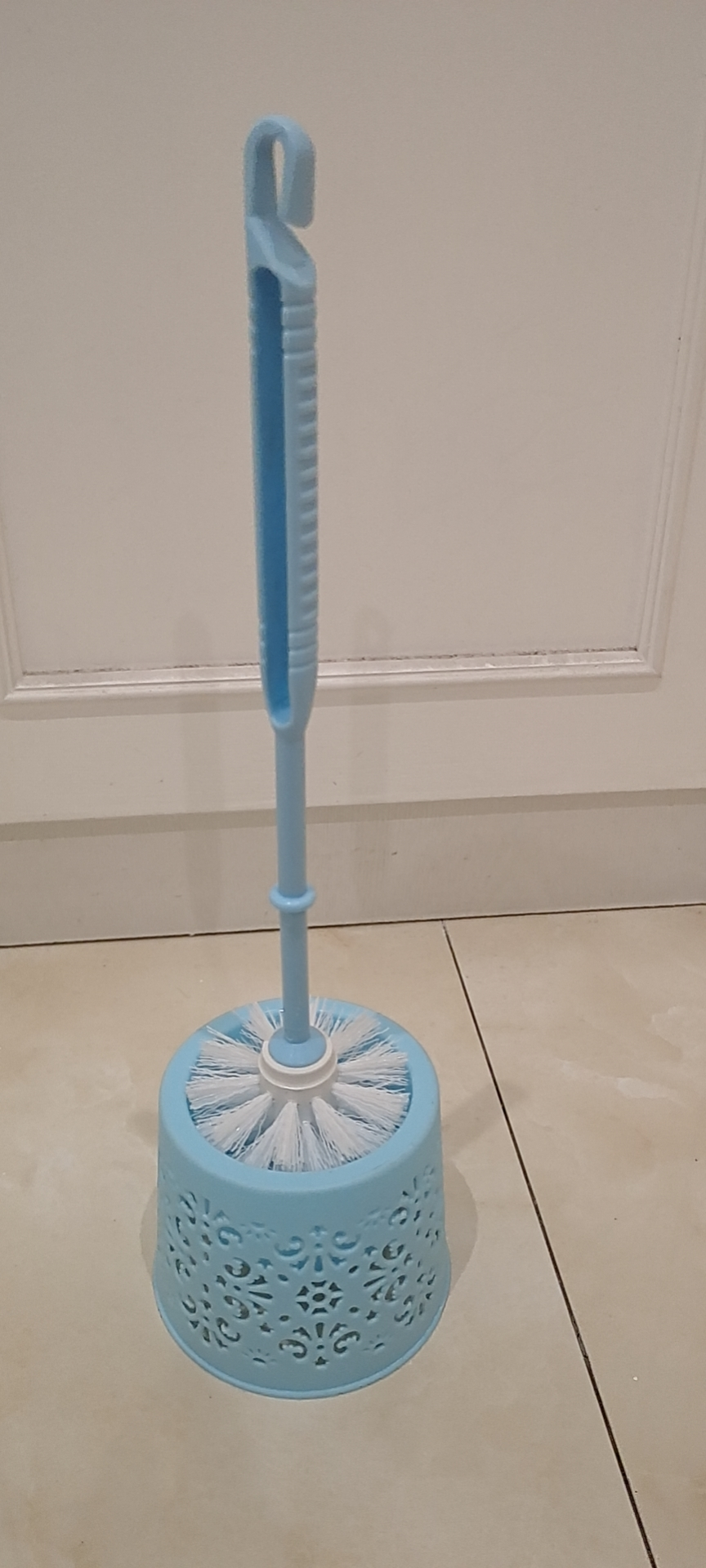 Toilet brush-hollow base model-blue-33 * 10 *7.5cm-1 piece