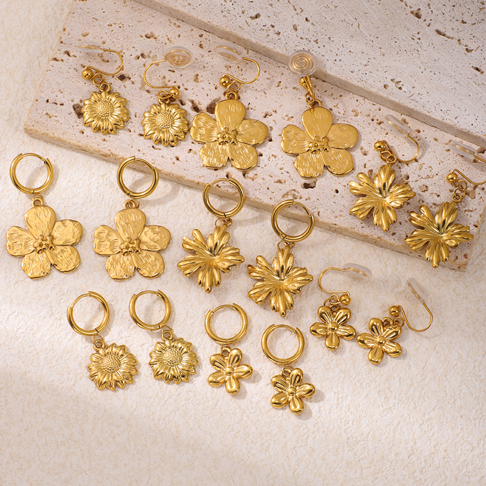 Main product image of European And American Style Floral Series 304 Stainless Steel Vacuum-Plated 18K Gold Mosquito Coil Ear Clips For Non-Pierced Ears