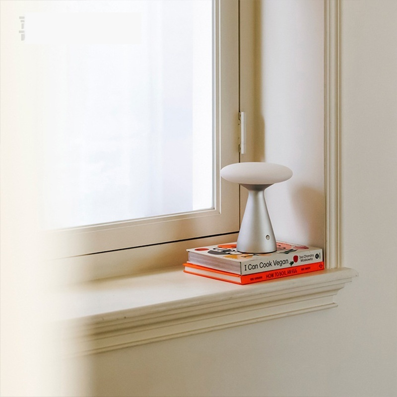 Chinese Style Small Moon Table Lamp Bedroom Bedside Lamp In The Living Room