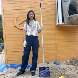 Durable Sand Sifting Shovel Suitable For Chicken Coops And Small Farms