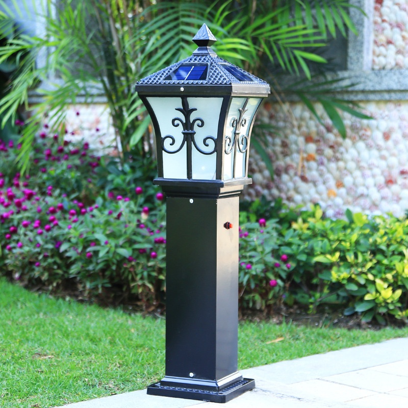 Waterproof Home Solar Outdoor Lighting European-Style Courtyard Street Lamp