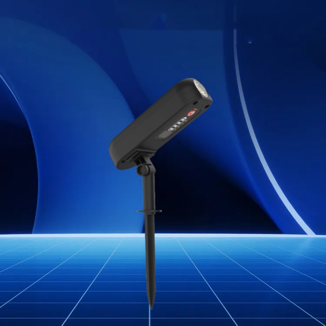 Solar-powered Spotlights For Outdoor Landscaping In Gardens And Courtyards