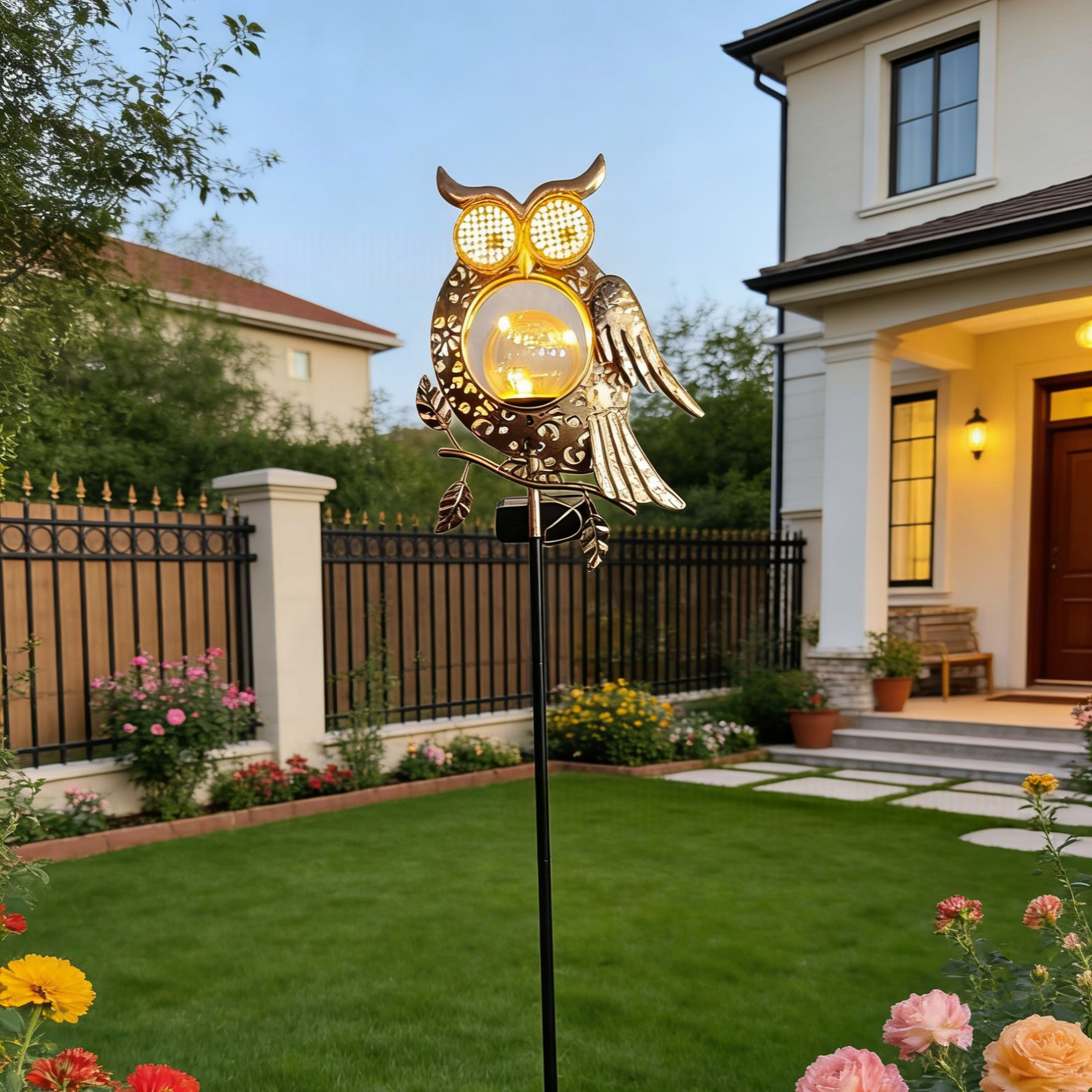 Main product image of Outdoor Metal Solar-Powered Lawn Lamp